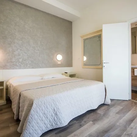 Cristina Hotel