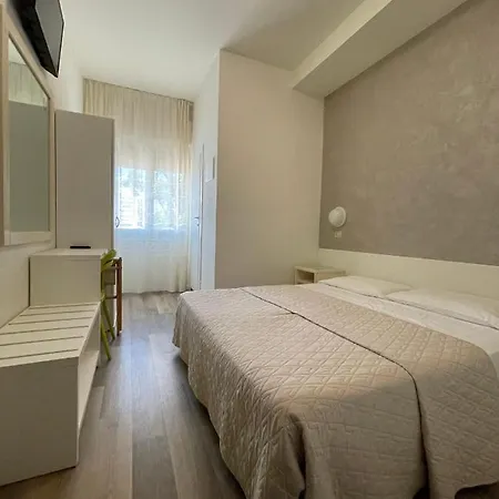 Cristina Hotel