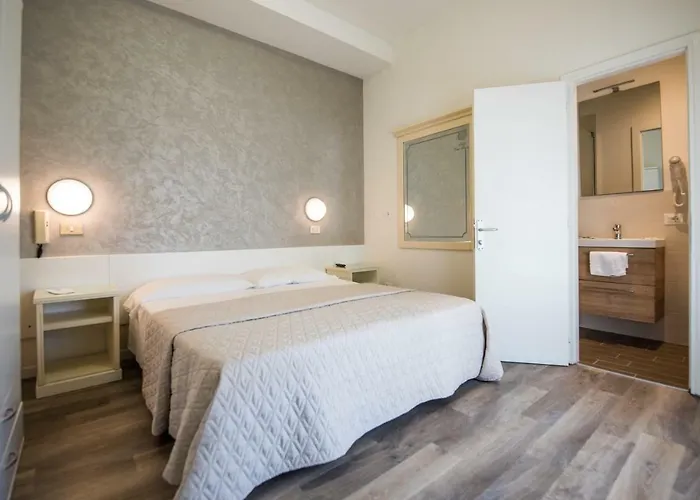 Cristina Hotel
