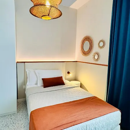 Cristina Hotel 2*